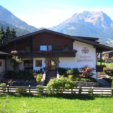 Landhaus Zum Griena Hotel Mayrhofen Exterior photo