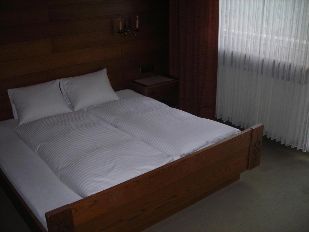 Landhaus Zum Griena Hotel Mayrhofen Room photo