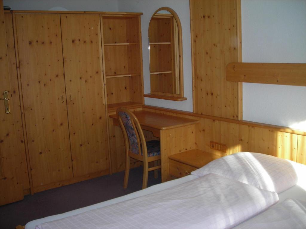 Landhaus Zum Griena Hotel Mayrhofen Room photo