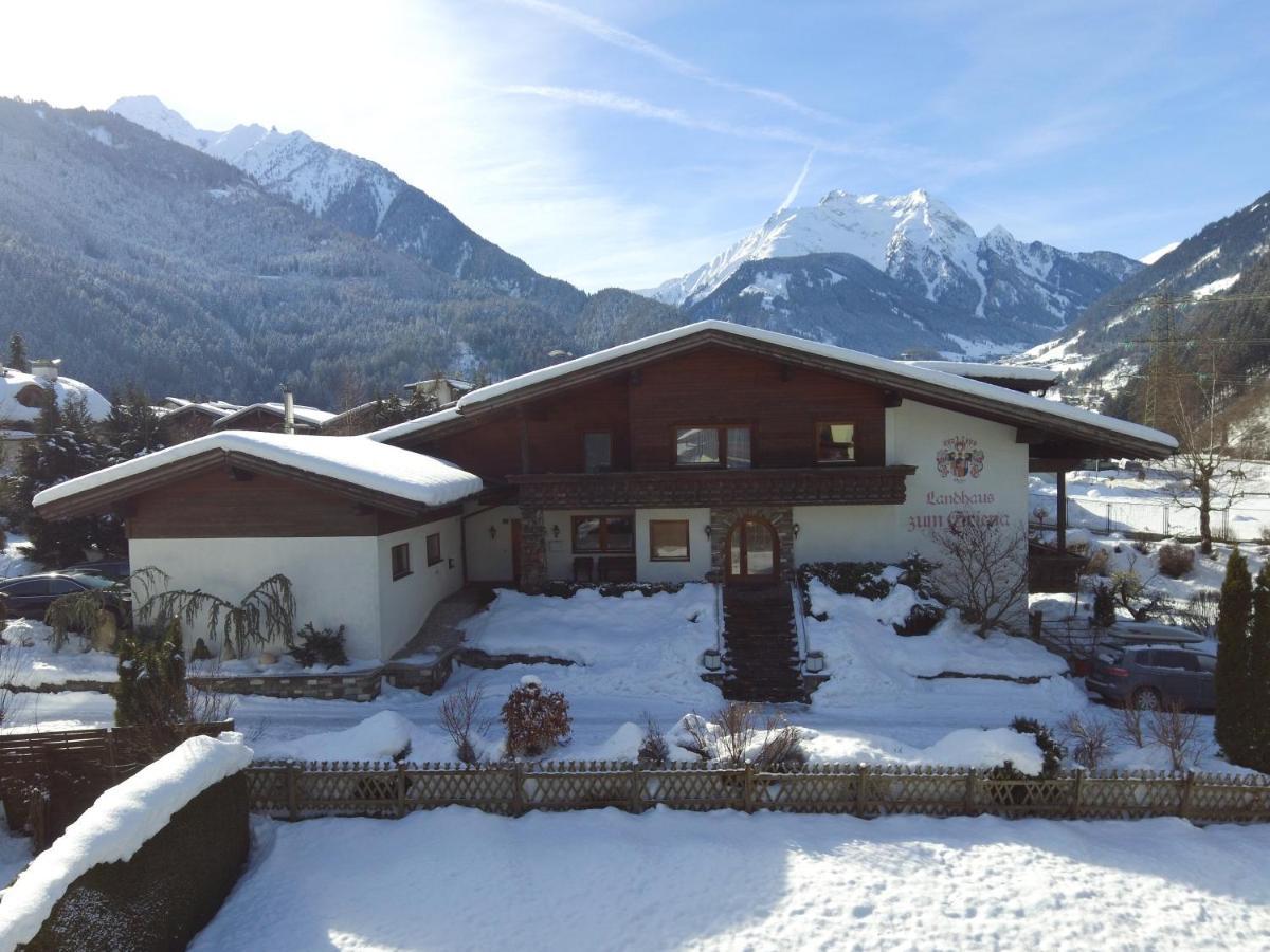 Landhaus Zum Griena Hotel Mayrhofen Exterior photo