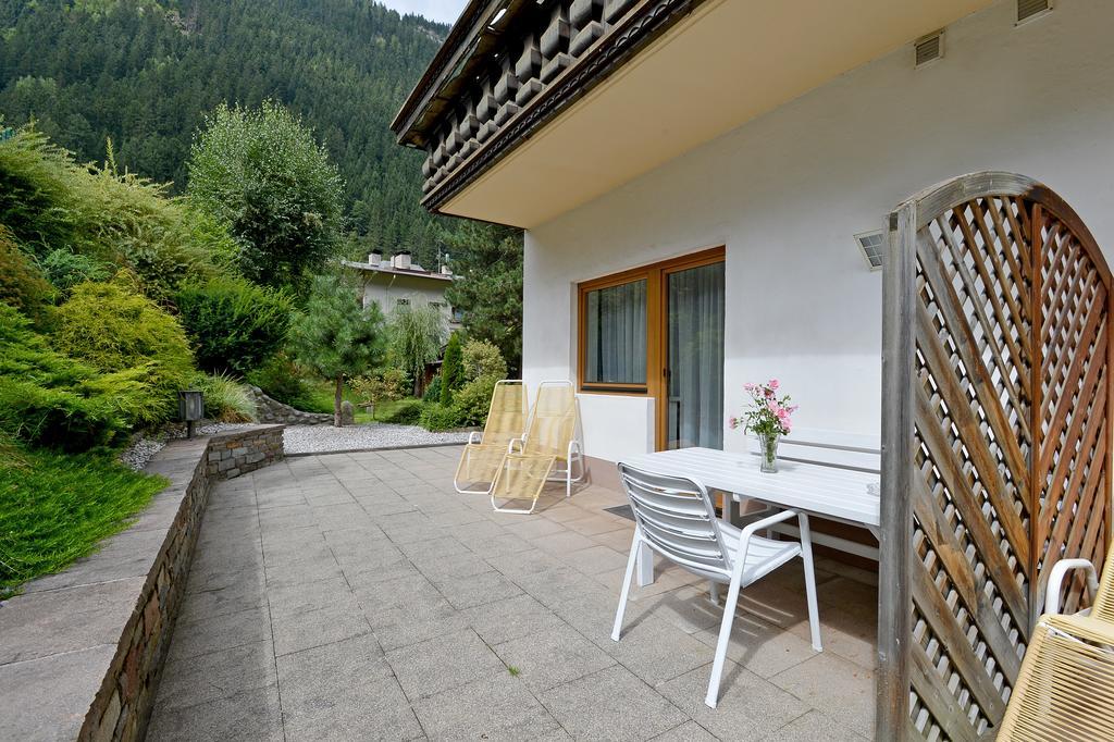 Landhaus Zum Griena Hotel Mayrhofen Room photo